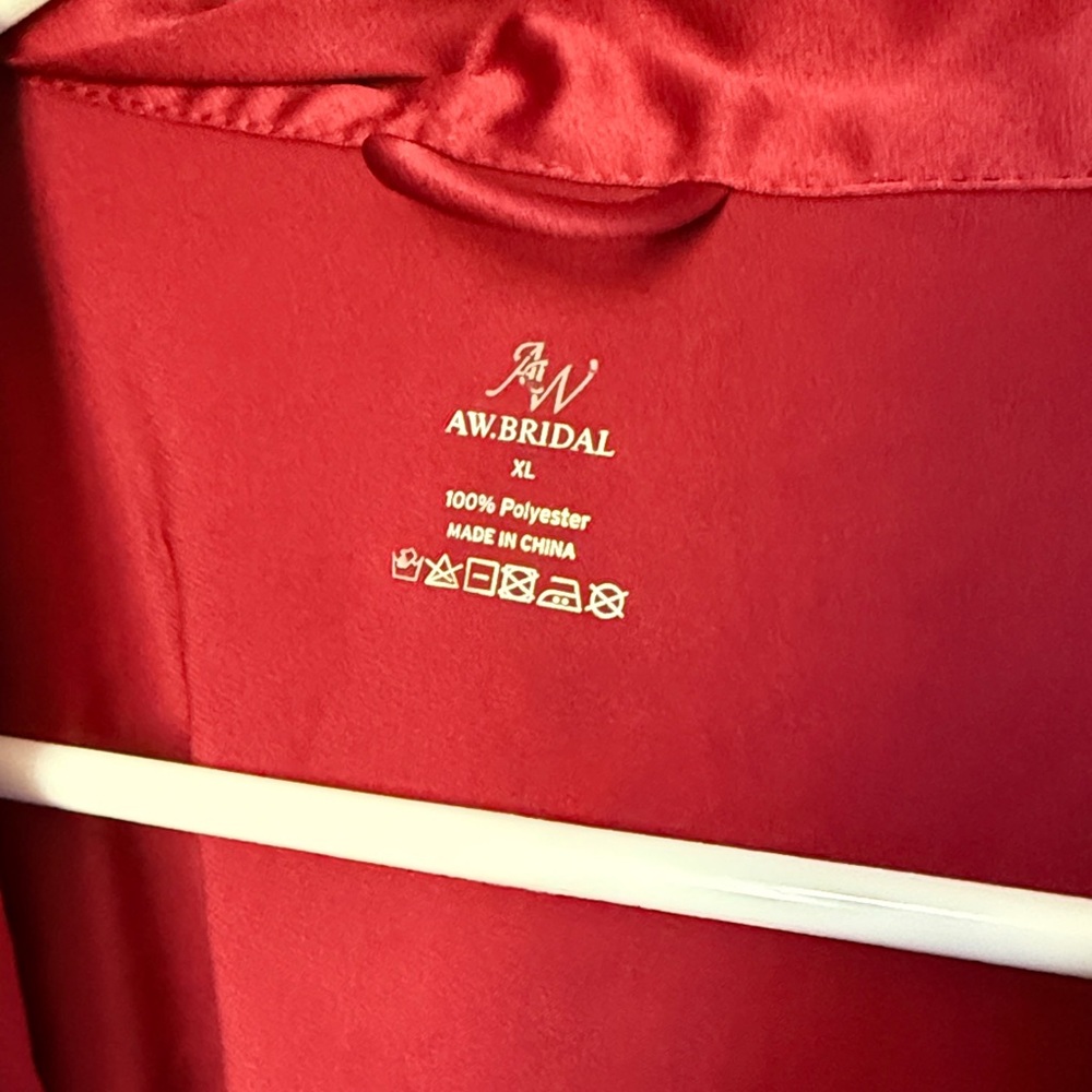 Red Satin Robe - Picture 3 of 5